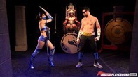 In der Arena lässt Kitana Johnny Cage ihren Sieg mit einem geilen Fick spüren.